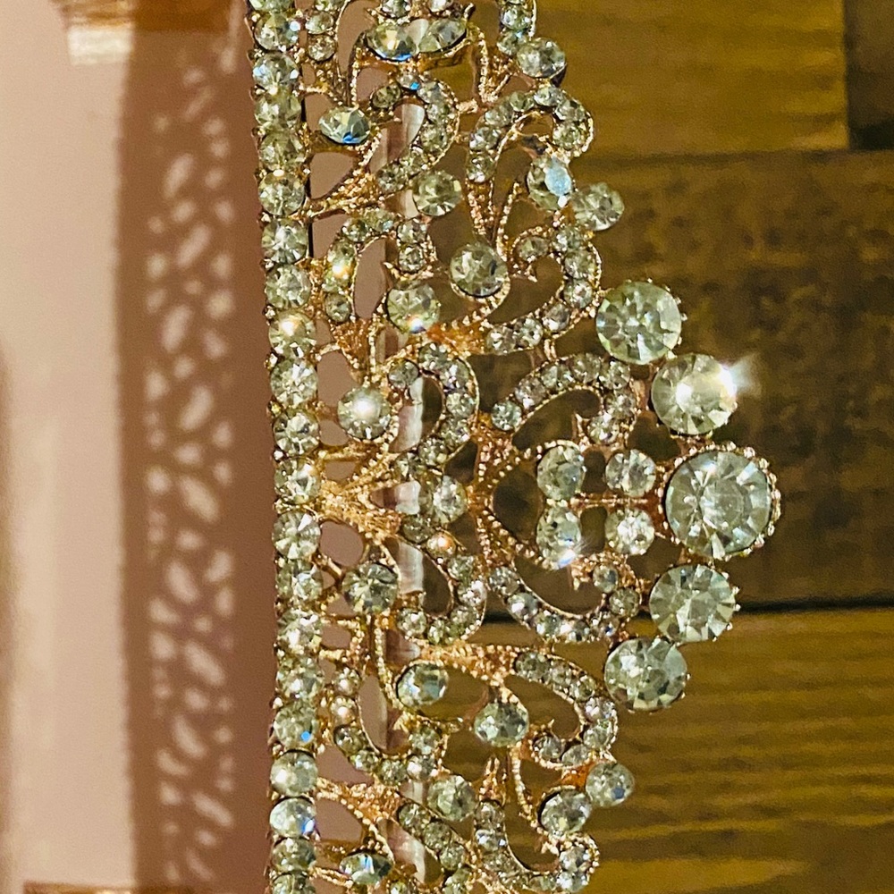 Tiara - Picture 2 of 4